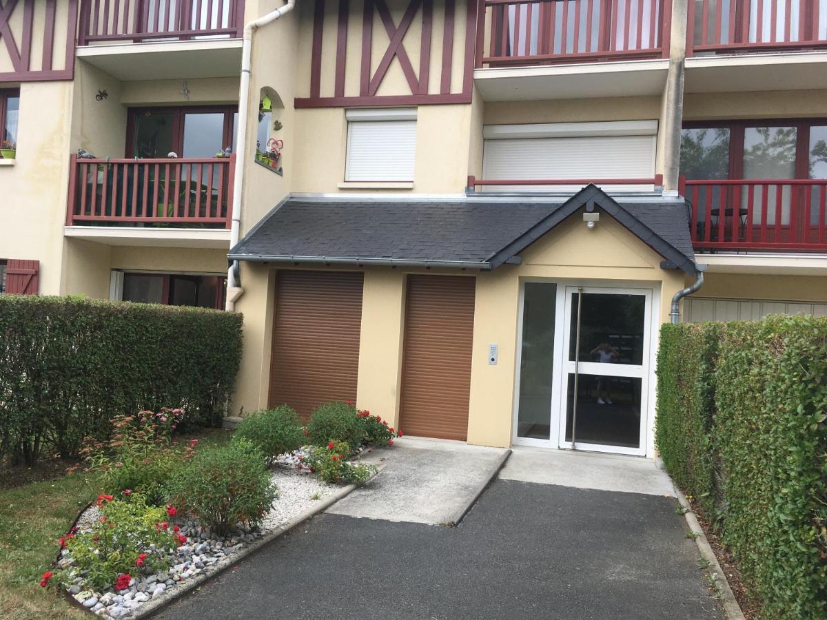 Apartment Cabourg, T2 Parfait Pour Vous ! Proche Et Centre-ville, 2 A 4 Pers. *